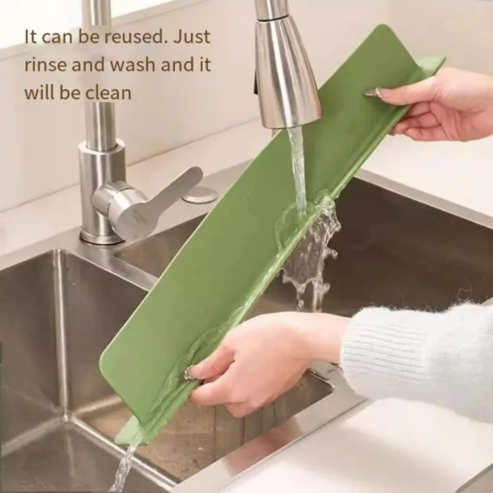 Silicone Sink Baffle Splash Guard Oil-Proof with Suction Cup Pool Water Baffle Bar Kitchen Supplies